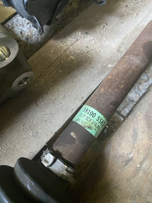 Привід , піввісь ліва Nissan Leaf 2018-
