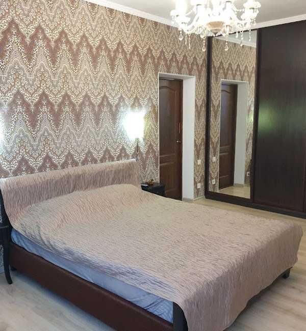 77 Будинок в парку "Сирецький Гай " басейн мангал музика альтанка