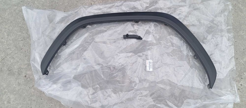 Молдинг колесной арки TOYOTA 75602WY010 LC300