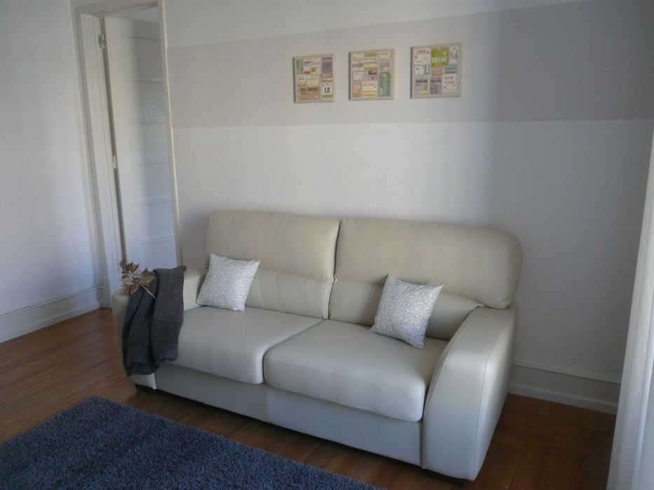 Quarto individual junto METRO Marques Pombal e Amoreiras