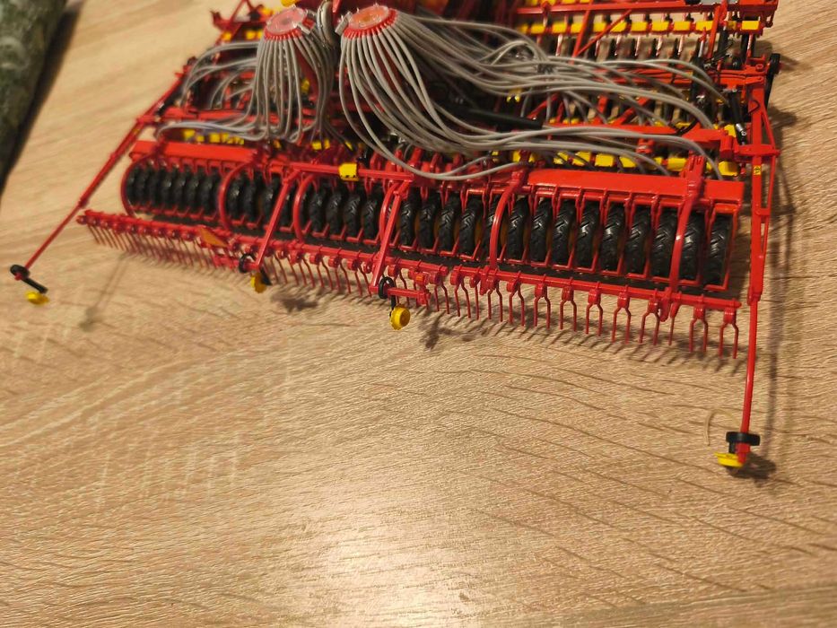 Model Universal hobbies Väderstad Rapid a800c