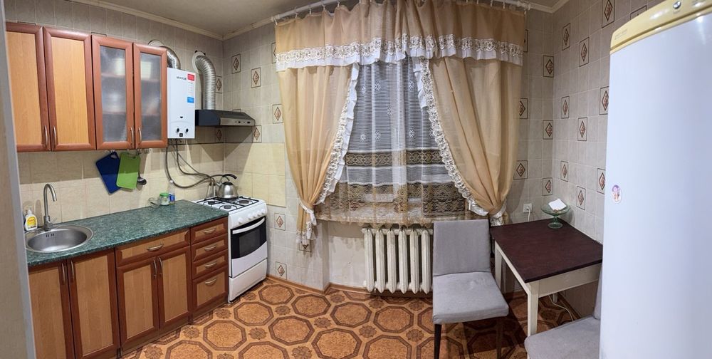 Квартира подобово м. Ізюм вул. Різдв'яна