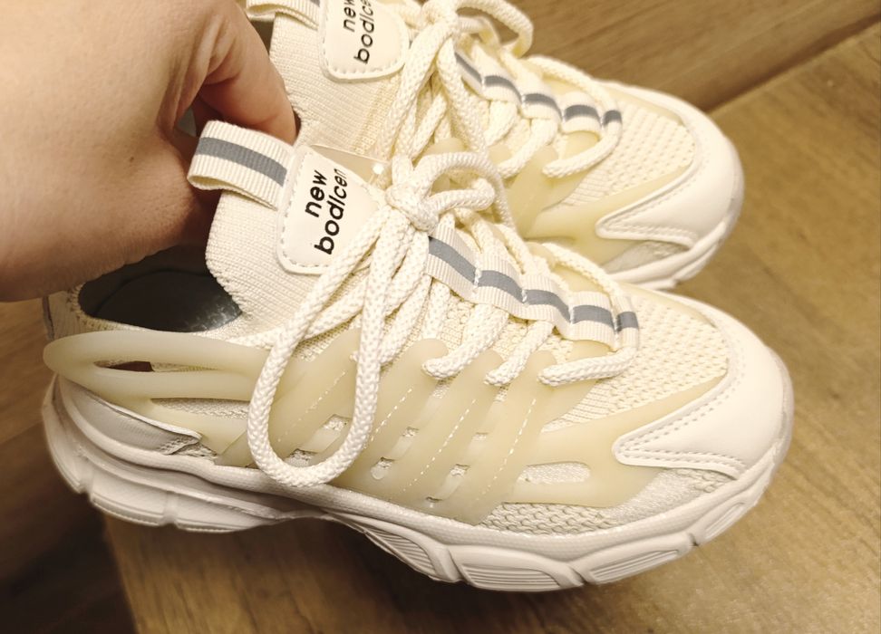 Кросівки для дівчинки бежеві беж легенькі кроссовки для девочки.