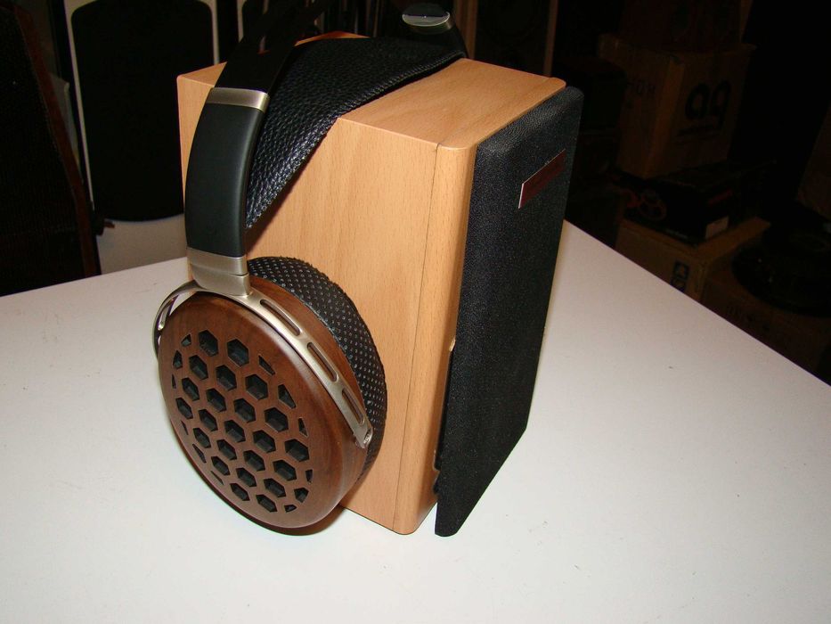 Наушники динамические полноразмерные Hi-End уровня /от Sound Reality/