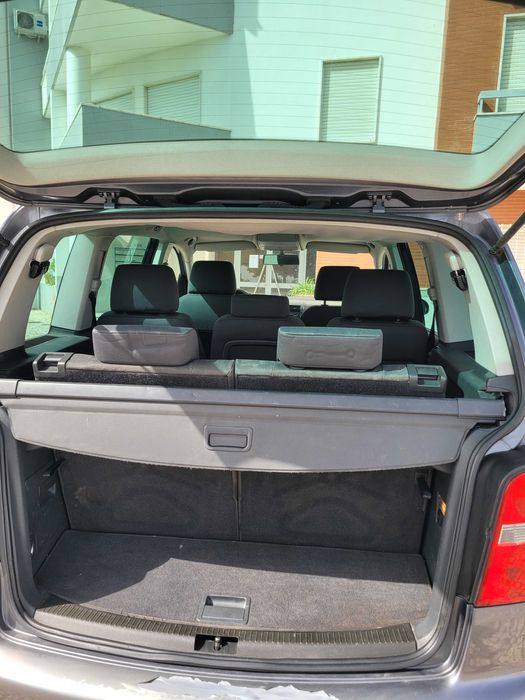 Volkswagen Touran 1.9 TDI (2005) – 7 Lugares, Cx Automática