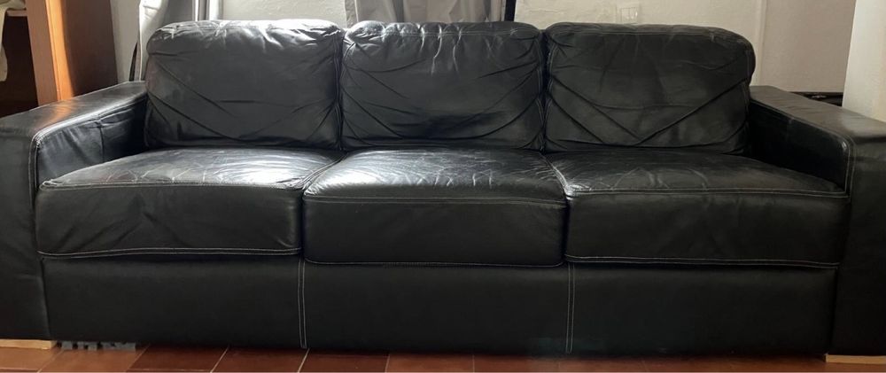 Sofa preto 3 lugares