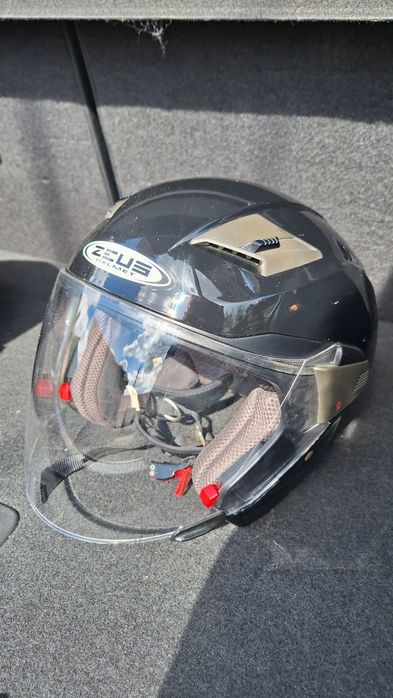 Capacete Zeus Helmet