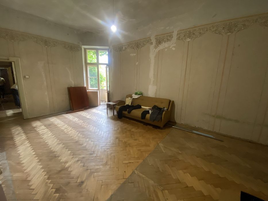 Продаж 2х кіинатної квартири + горище пр.Шевченка Центр