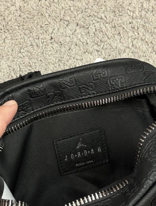 Nowa torba Jordan – saszetka / listonoszka na ramię, czarna