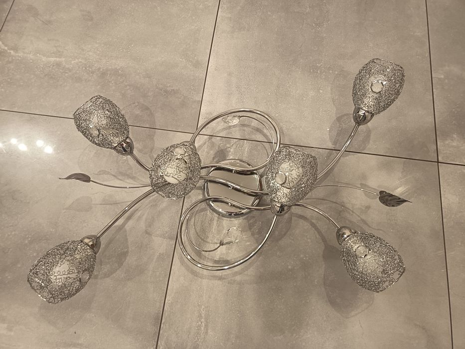 Lampa sufitowa firmy Alfa z kryształami