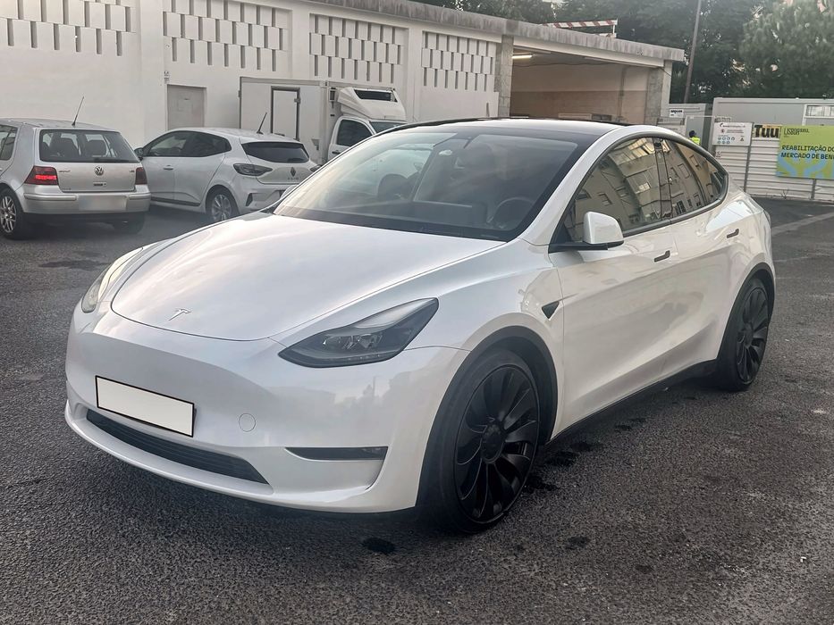 Tesla Model Y Performance Dual Motor — photo 2