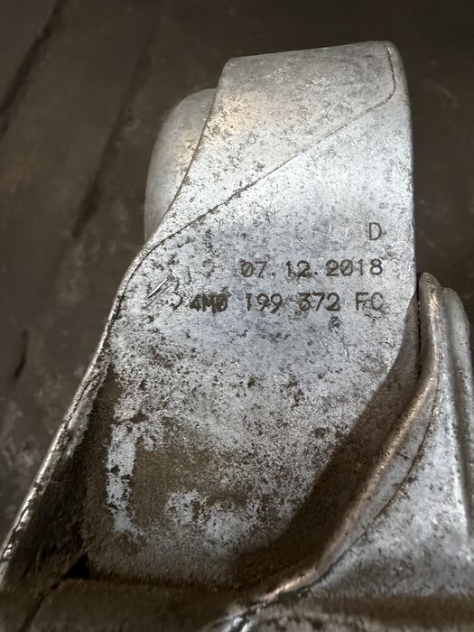 Подушки двигуна  Audi A4 B9