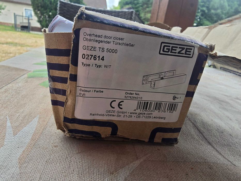 Samozamykacz do  Drzwi GEZE TS 5000