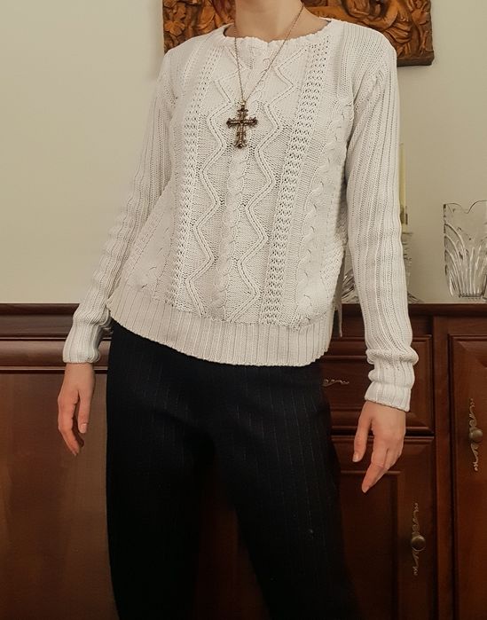 Biały sweterek vintage