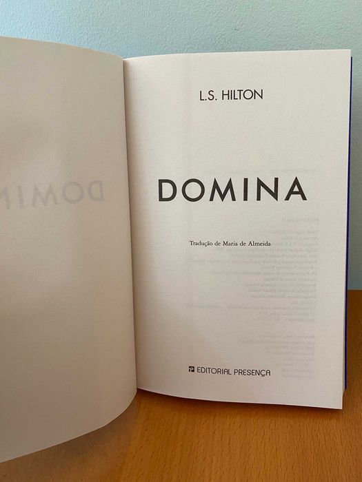 Domina - L.S. Hilton