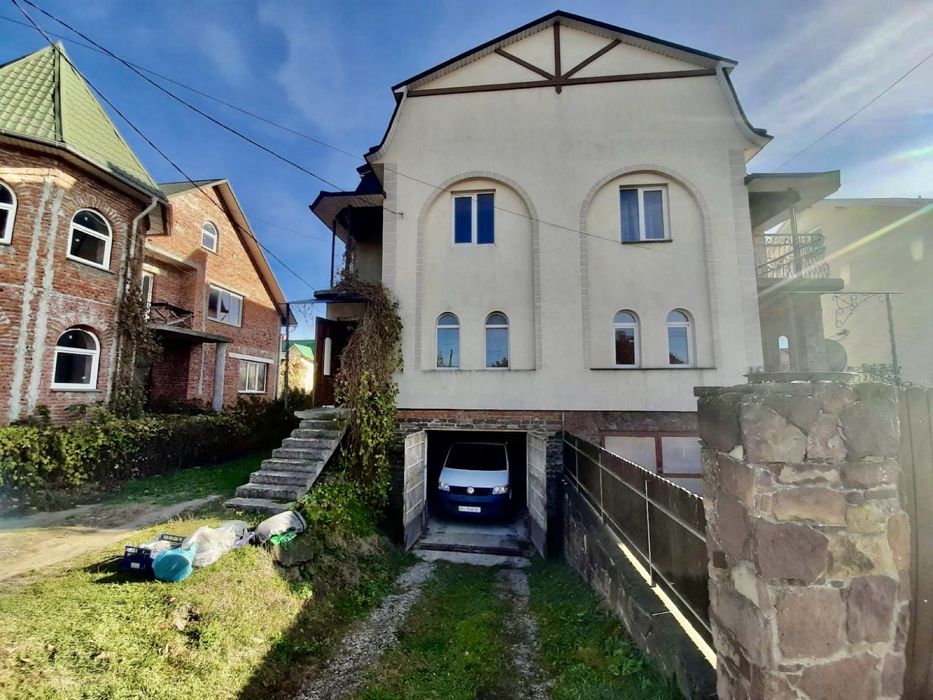 Продається частина новозбудованого 2-поверхового будинку. Чортків