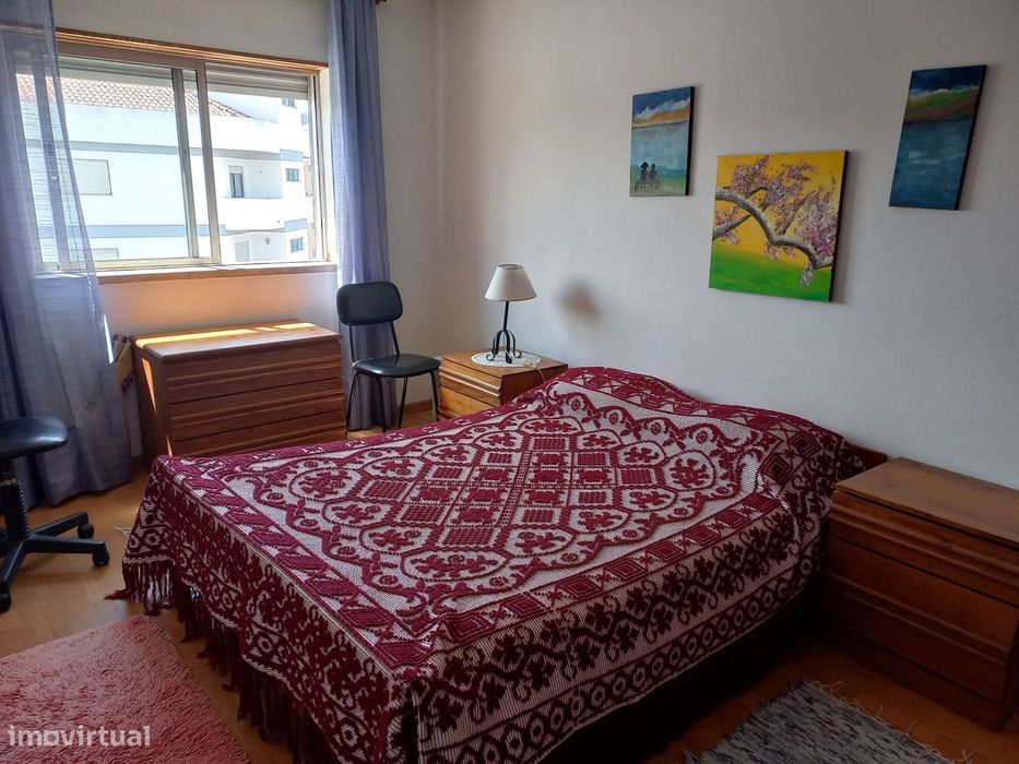 Apartamento T2 com 102 m², localizado na Guimarota, em Leiria.