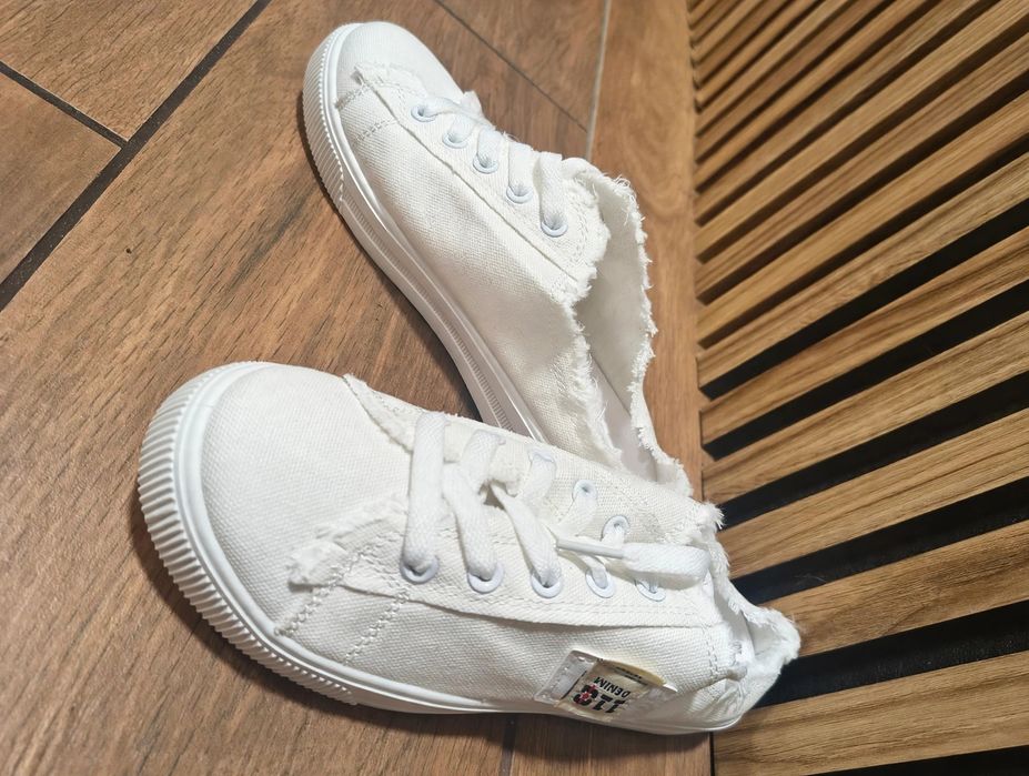 Buty sportowe klapki 37
