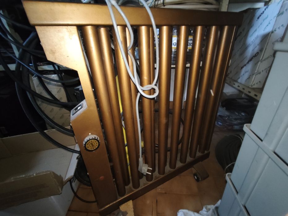 Vendo máquina de lavar poxaco placa Teka a gás e elétrica/ máquina de café delta uma máquina de café DeLonghi um aspirador de mão de silvercrest