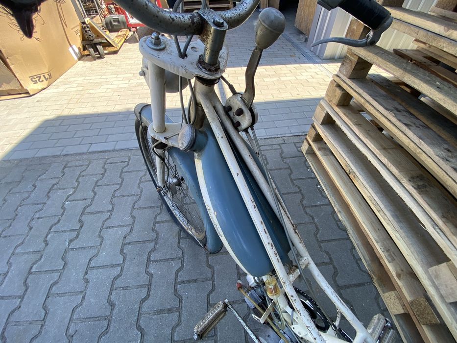 Zabytkowy motorower Peugeot lata 50 kompletny