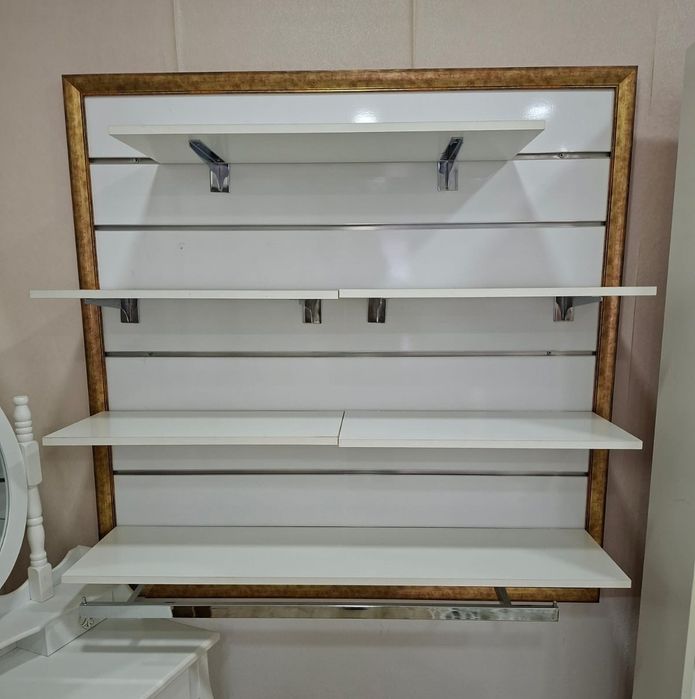 Paineis exposição com molduras