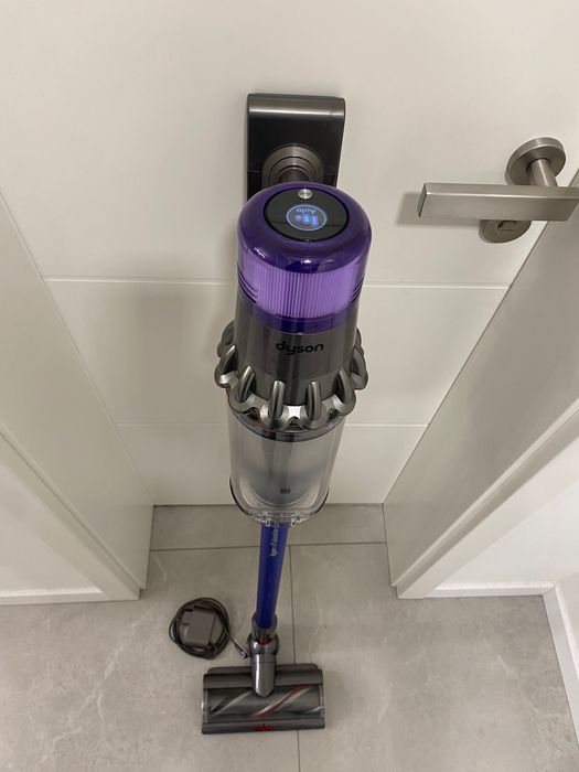 пилосос Dyson V11.