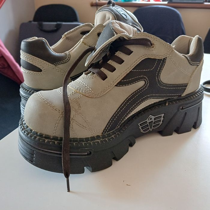 Buty na platformie Booster rozm.42 skorzane