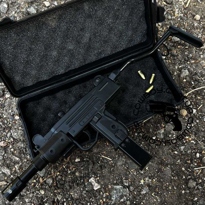 Зажигалка пистолет-автомат "Uzi" на подарок мужчине (черный,олива)