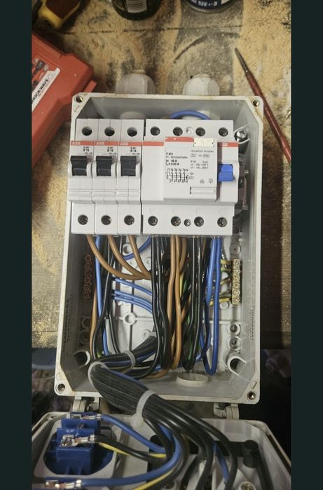 Rozdzielnia budowlana