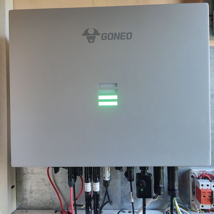 Falownik hybrydowy GONEO 12kW, 3-fazowy (wysokonapięciowy).