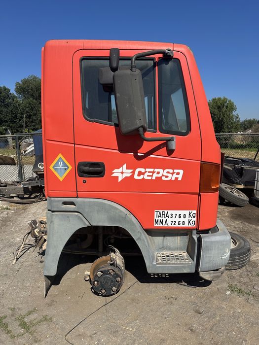 Cabine Nissan Atleon para peças