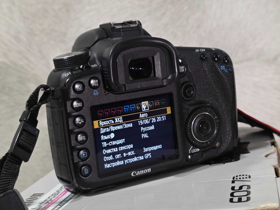 Canon 7D + CF 32Gb + сумка