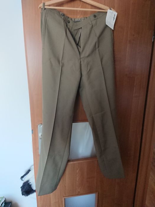 Spodnie oficera Wojsk Lądowych nowe.