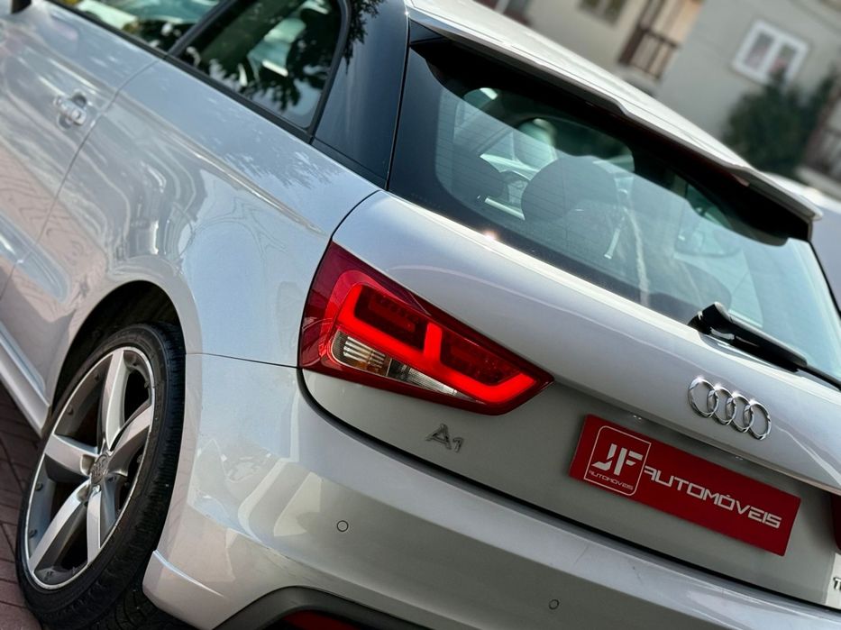 Audi A1 1.2 TFSI S-line foto 2