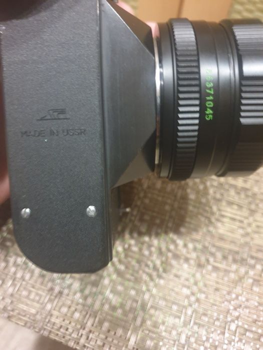 Фотоаппарат ЗЕНИТ ЕТ обьективом гелиос 44м4 2/58 cccр