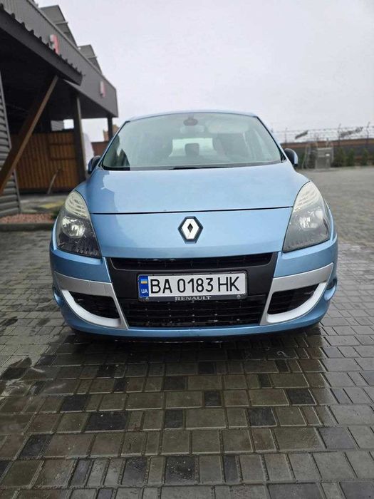 Продам автомобіль Renault Scenic.