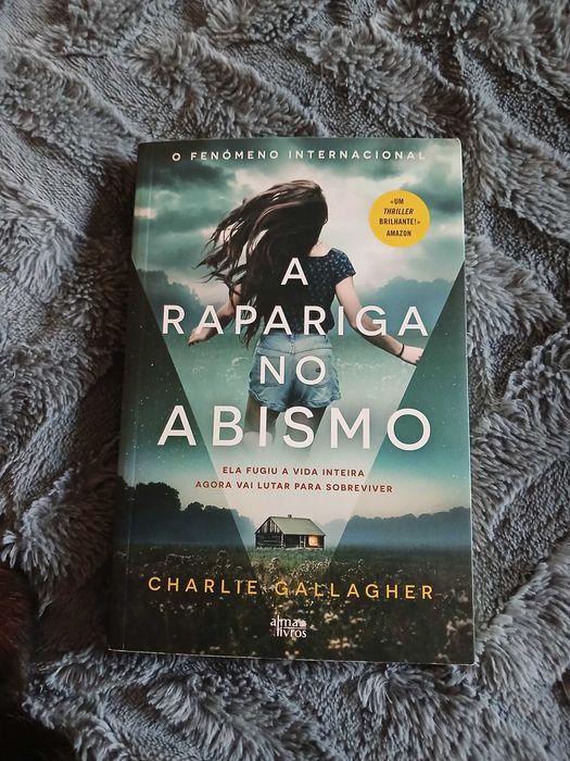 Livro a rapariga no abismo