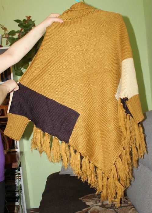 Ponczo damskie z frędzlami
Uniwersalny·Bardzo dobry