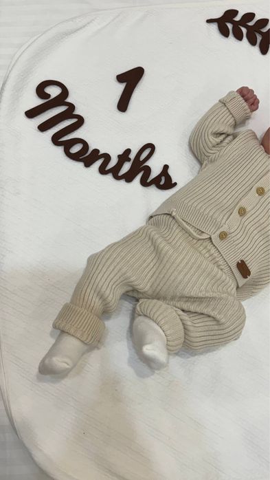 Вʼязаний костюм для малюка штанці та светрик від 0-6 місяців бежевого