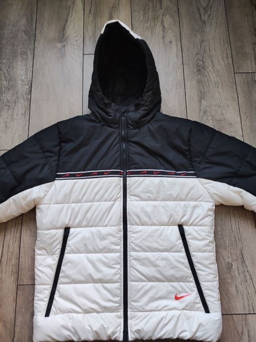 Фірмова чоловіка куртка мега легка