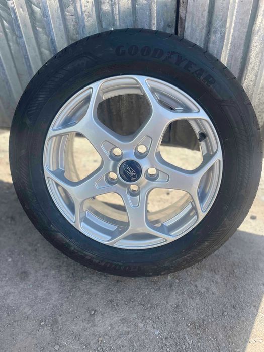 Комплект коліс з титанами 215/55R16 GOOD YEAR