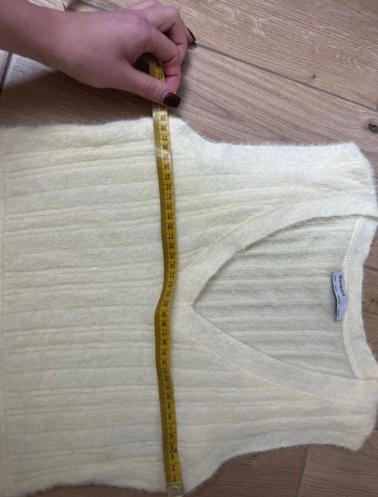 puchata kamizelka w kolorze butter yellow Bershka rozmiar L 40