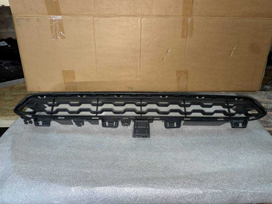 Решітка в передній бампер BMW X6