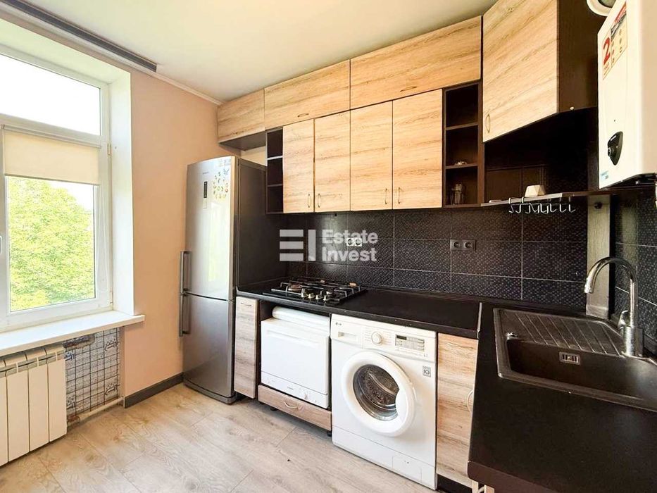 Продам 2 кімн. квартиру по вул. Металіста, 10