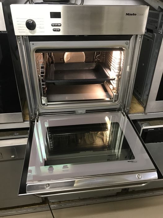 Духова шафа Miele Classic