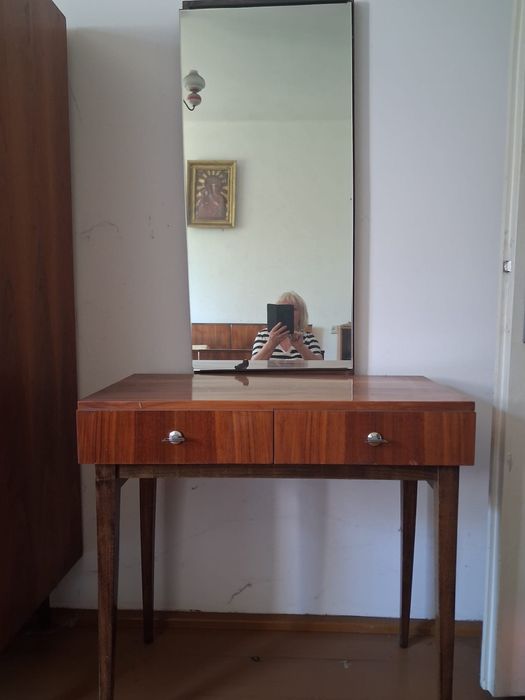 Toaletka z lustrem w stylu PRL Art Deco
