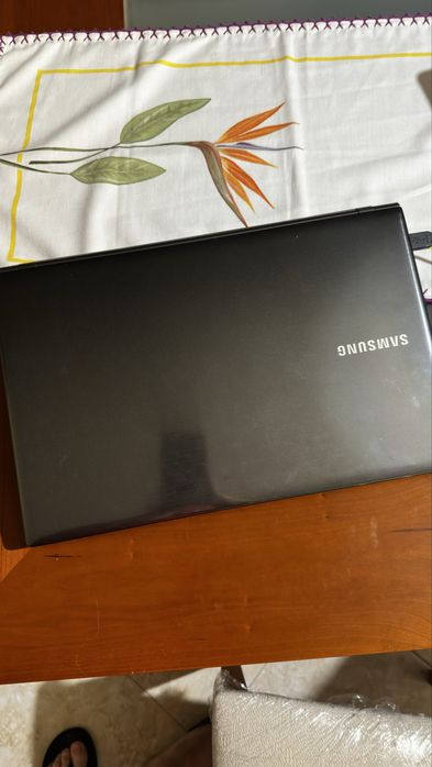 Portatil samsung 8 gigas ram , I7