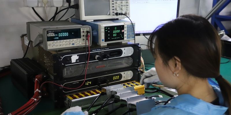 Інвертор 1000W, чиста синусоїда, для котлів та чутливої техніки BELTTT