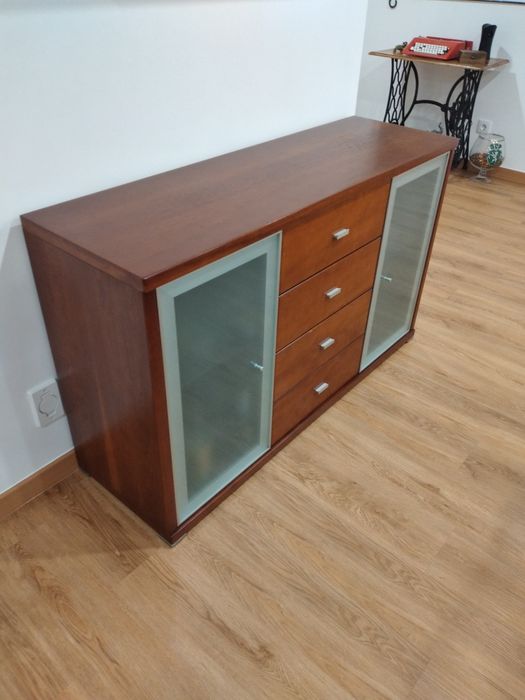 Aparador de sala pequeno