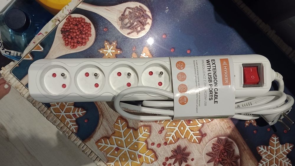 Przedłużacz z zasilaczem USB